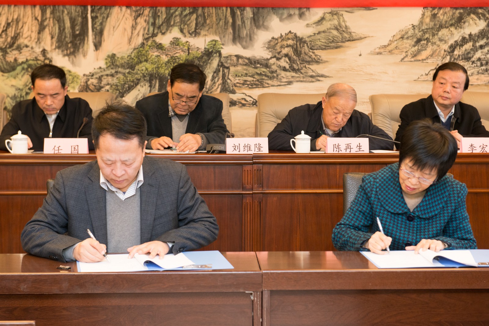 陕西必赢网络游戏平台集团向省慈善协会捐赠200万元资助公益项目
