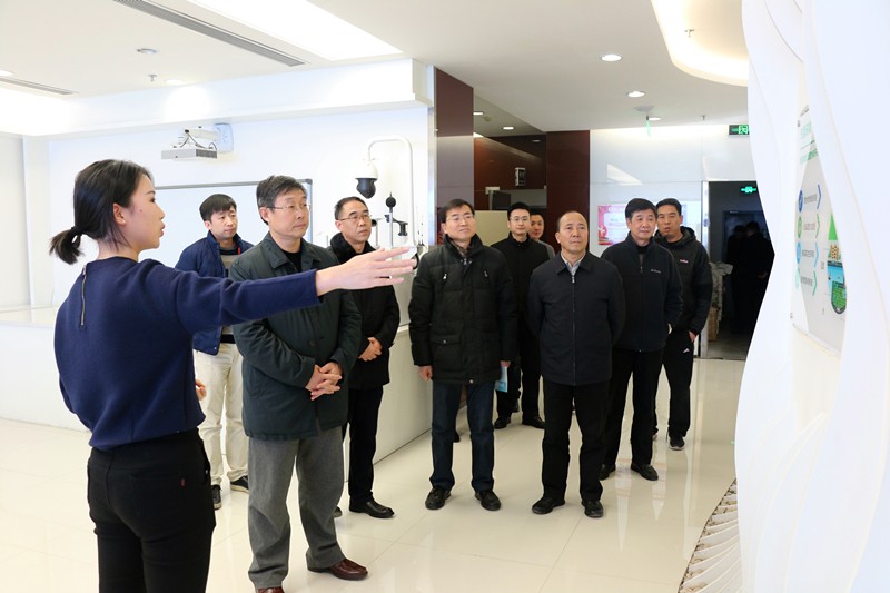 省人大常委会委员、环资工委主任李三原到陕西必赢网络游戏平台集团调研座谈 省人大常委会委员、环资工委主任李三原到陕西必赢网络游戏平台集团调研座谈