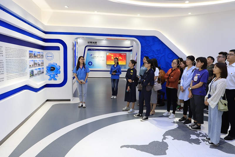 陕西必赢网络游戏平台集团团委到法士特集团参观学习