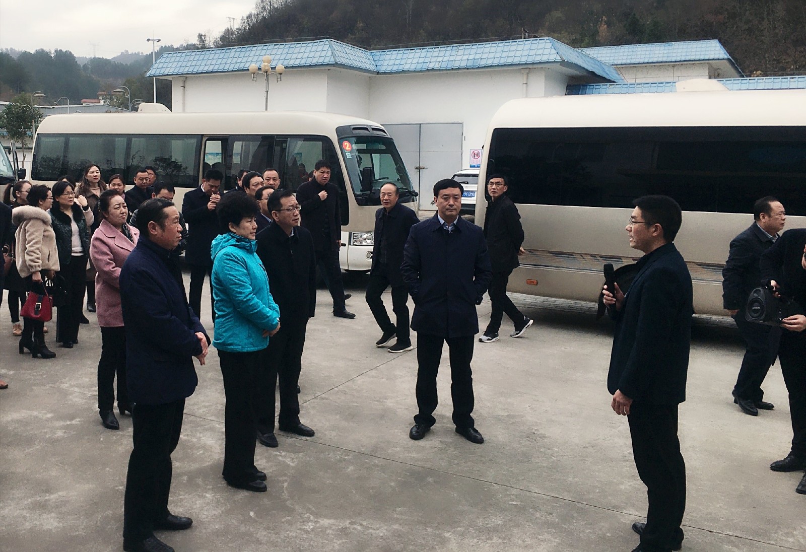 商洛市人大常委会党组副书记、副主任刘淑慧到水环境公司商南污水处理厂调研