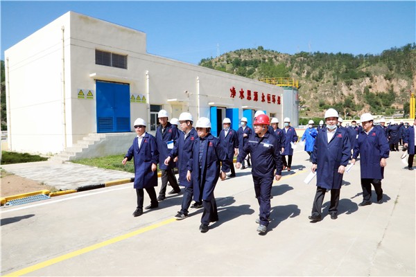 陕西必赢网络游戏平台集团复工复产促增长项目观摩会议与会人员走进必赢网络游戏平台保隆生态三秦在延在铜项目 陕西必赢网络游戏平台集团复工复产促增长项目观摩会议与会人员走进必赢网络游戏平台保隆生态三秦在延在铜项目