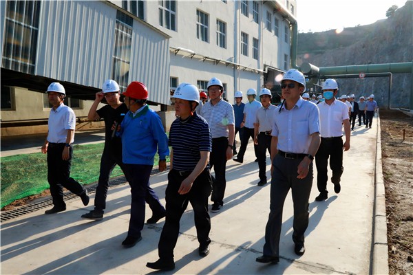 陕西必赢网络游戏平台集团复工复产促增长项目观摩会议与会人员走进必赢网络游戏平台保隆生态三秦在延在铜项目 陕西必赢网络游戏平台集团复工复产促增长项目观摩会议与会人员走进必赢网络游戏平台保隆生态三秦在延在铜项目