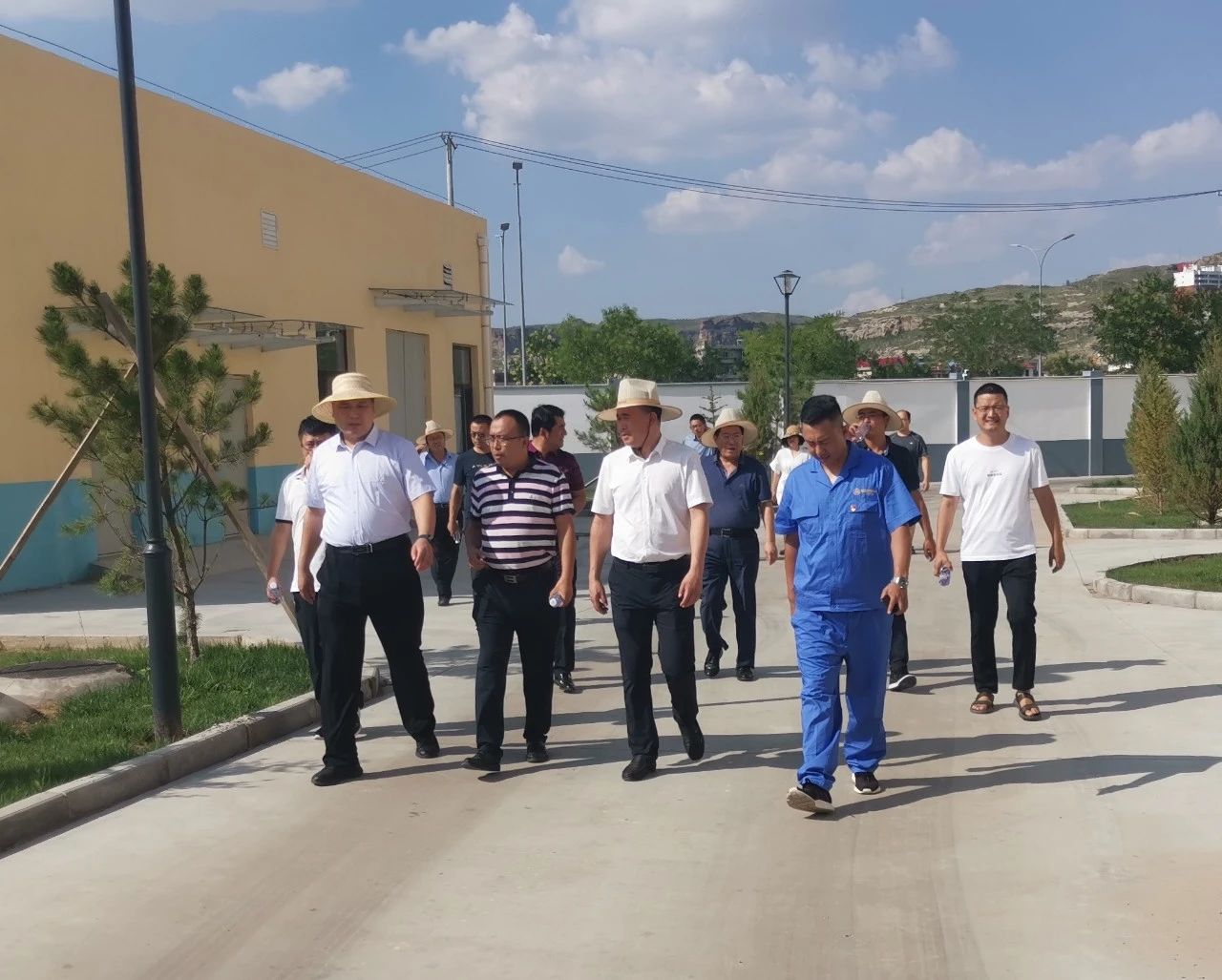 榆林市委常委、副市长李二中到水环境神木公司调研 榆林市委常委、副市长李二中到水环境神木公司调研