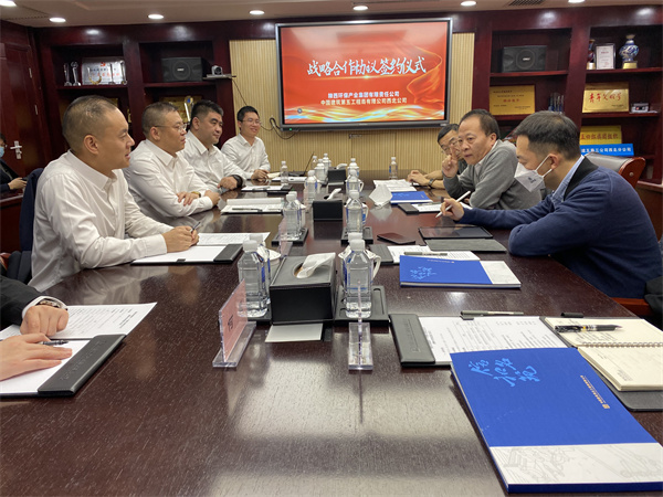 陕西必赢网络游戏平台集团与中建五局西北公司签订战略合作协议 陕西必赢网络游戏平台集团与中建五局西北公司签订战略合作协议