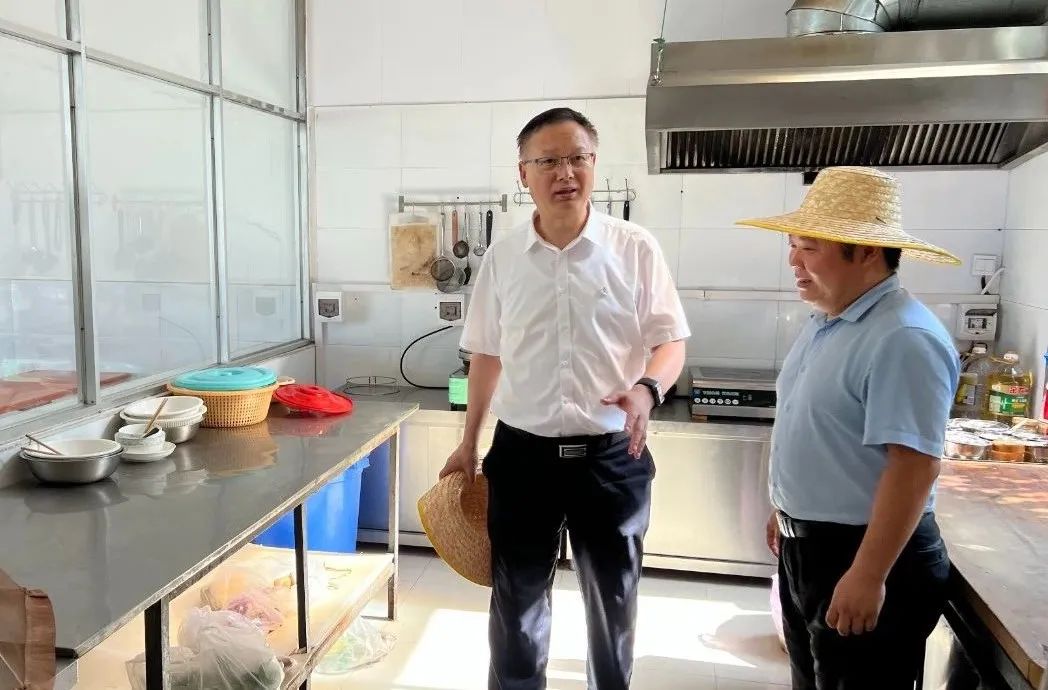 陕西必赢网络游戏平台集团:夏送清凉沁人心 凝心聚力鼓干劲 陕西必赢网络游戏平台集团:夏送清凉沁人心 凝心聚力鼓干劲
