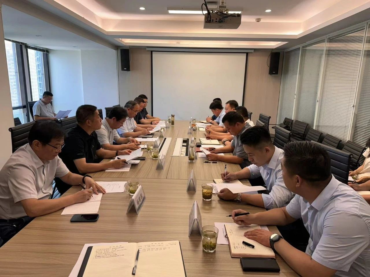 陕西必赢网络游戏平台集团与光大绿色必赢网络游戏平台座谈交流 陕西必赢网络游戏平台集团与光大绿色必赢网络游戏平台座谈交流
