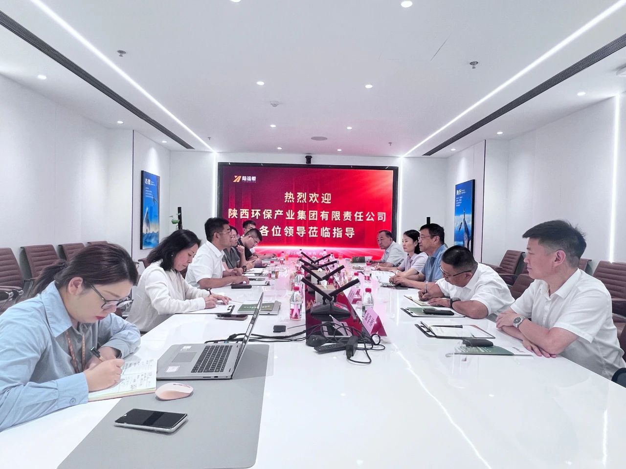 陕西必赢网络游戏平台集团与陆运帮公司座谈交流 陕西必赢网络游戏平台集团与陆运帮公司座谈交流